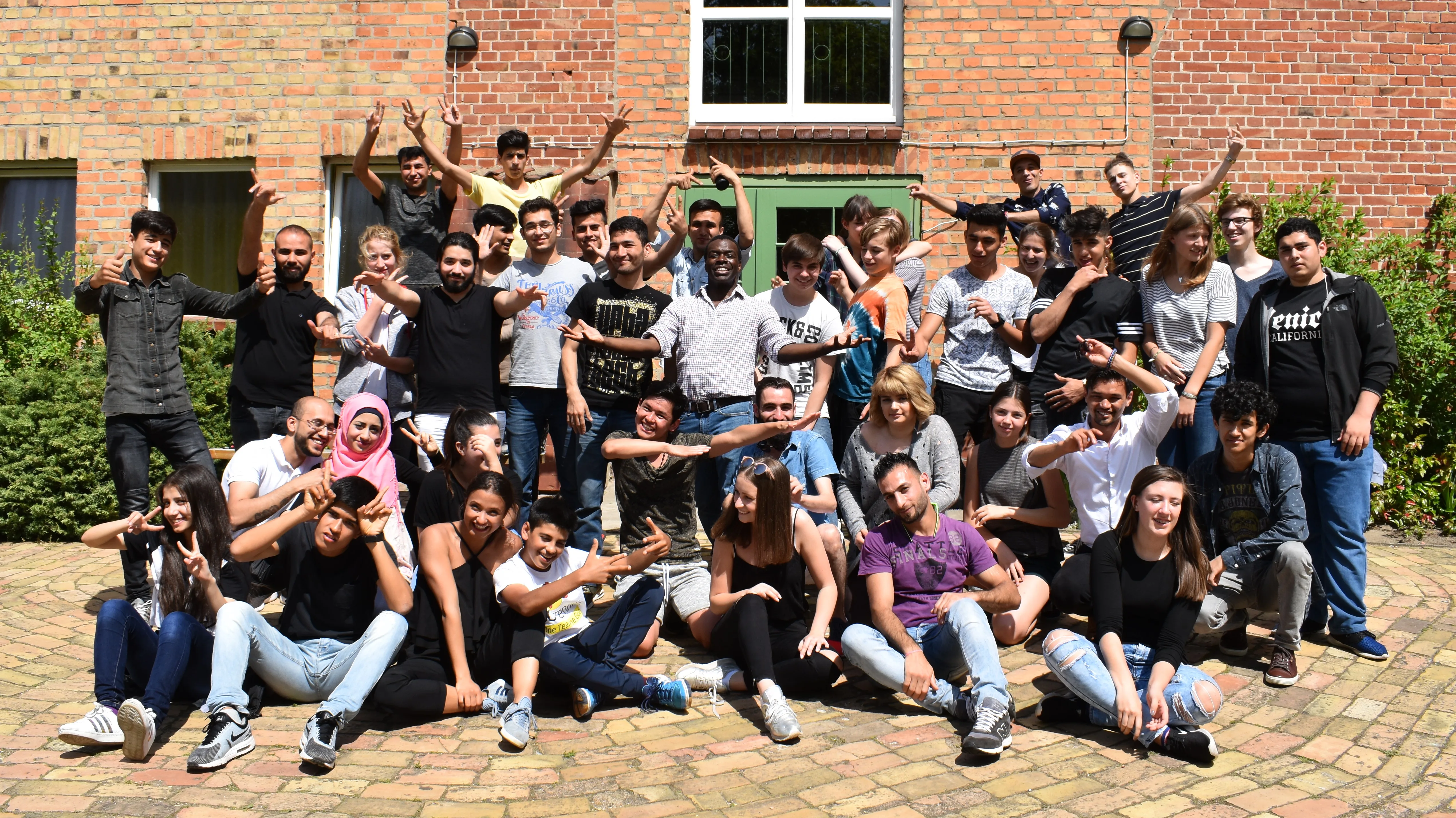 Participants and team from Hoch Hinaus gathered together.